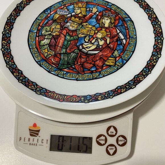 Plate D'Arceau Limoges The Adoration Of Kings Noel Vitrail #5 In Series Vtg - Picture 7 of 7